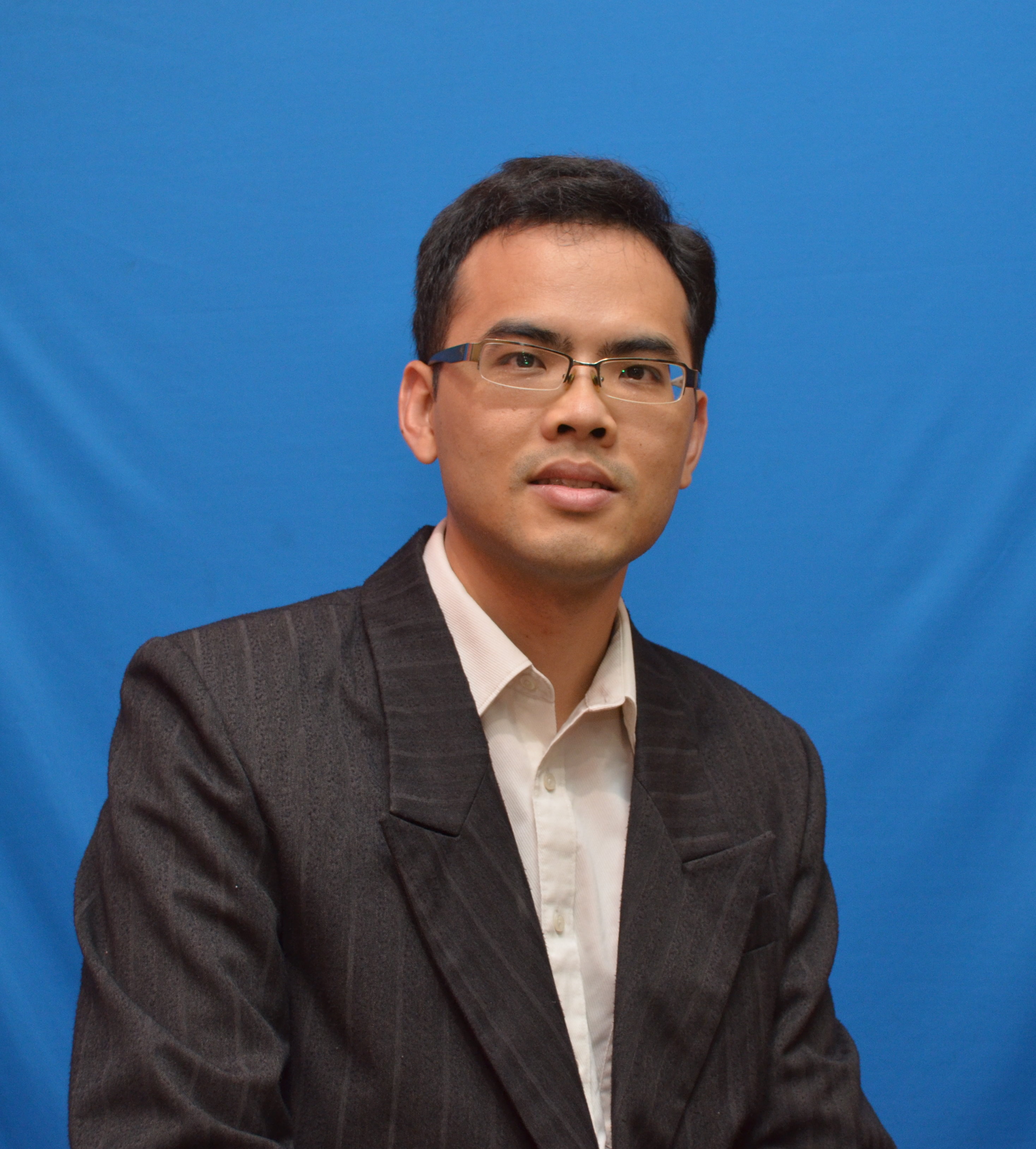 A portrait style photo of Chow Yin Lai